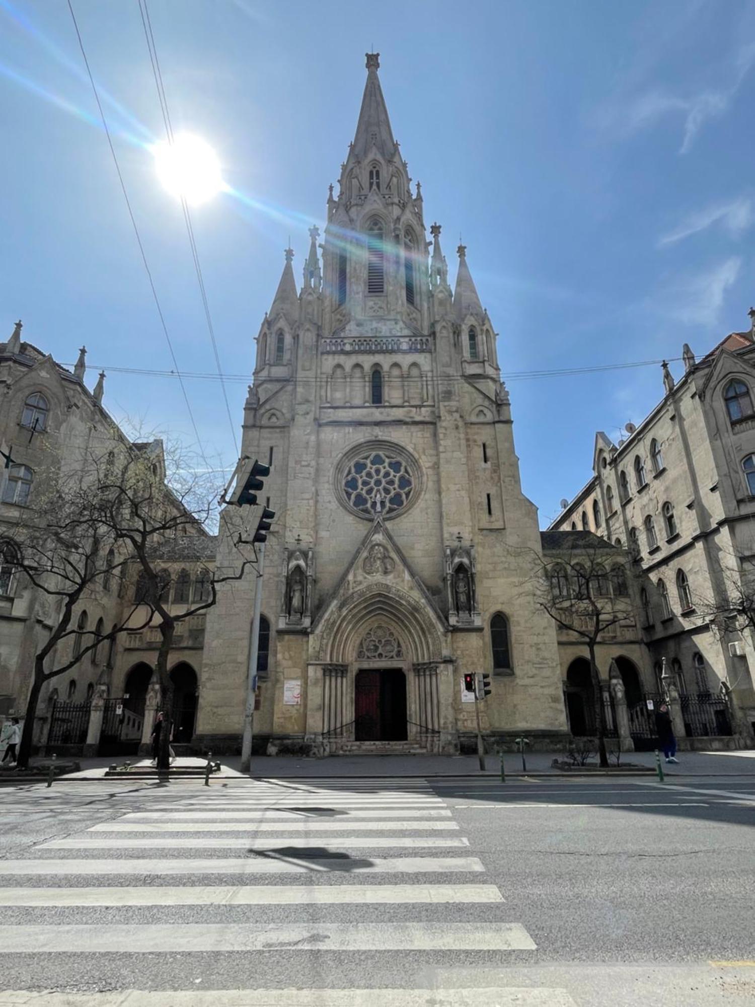 Leonardo50 Apartment Budapest Bagian luar foto