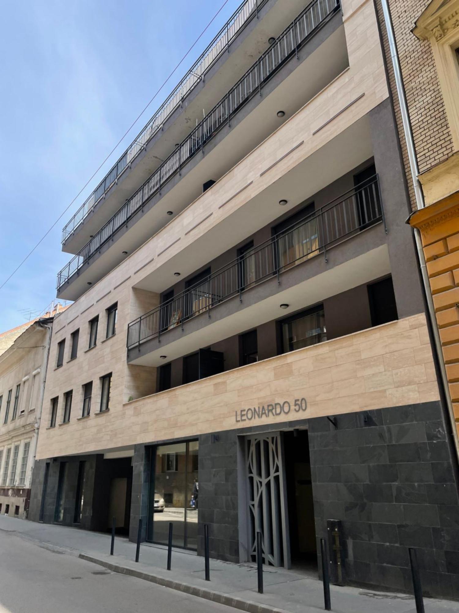 Leonardo50 Apartment Budapest Bagian luar foto
